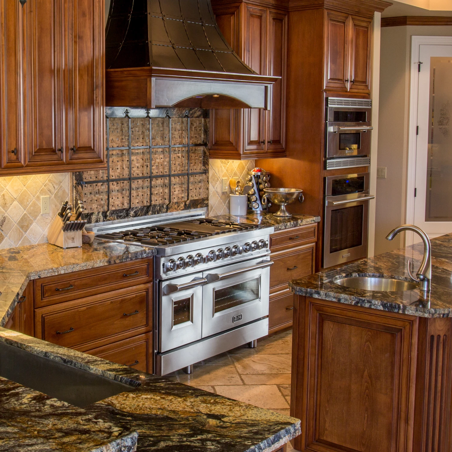 ZLINE Kitchen And Bath ZLINE Ducted Remote Blower 400 CFM Range Hood Insert In Stainless Steel (698-RS-28) 18 ZLINE Kitchen And Bath ZLINE Ducted Remote Blower 400 CFM Range Hood Insert In Stainless Steel (698-RS-28)